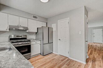 108 Ephesus Church Rd in Chapel Hill, NC - Building Photo - Building Photo