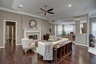 4418 Denmere Ct in Houston, TX - Foto de edificio - Building Photo