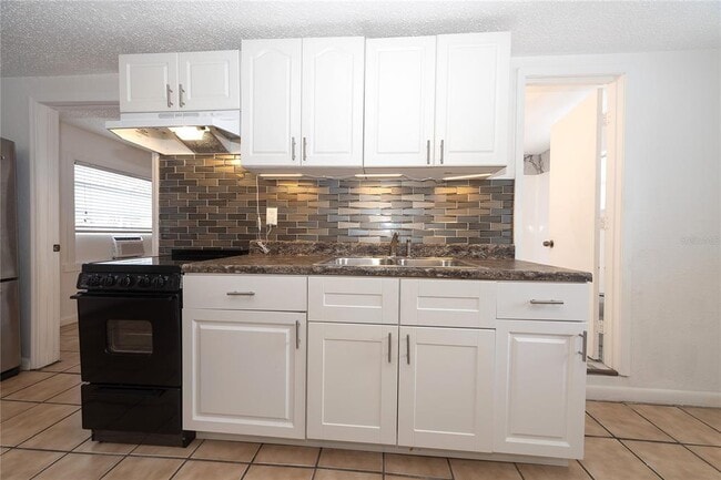 620 25th St W in Bradenton, FL - Building Photo - Building Photo