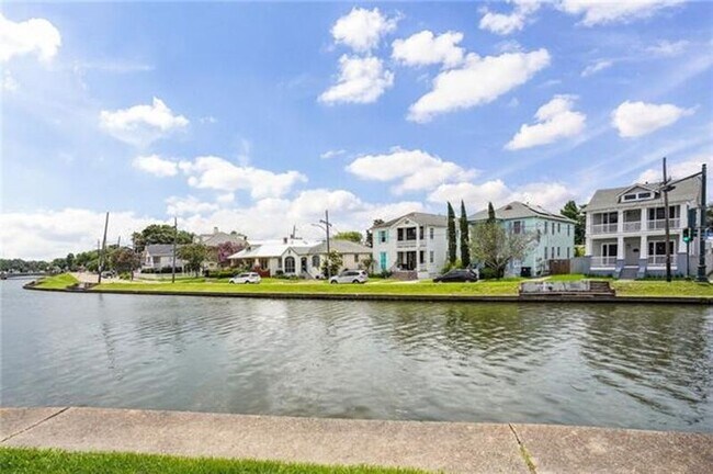 720 Moss St in New Orleans, LA - Building Photo - Building Photo