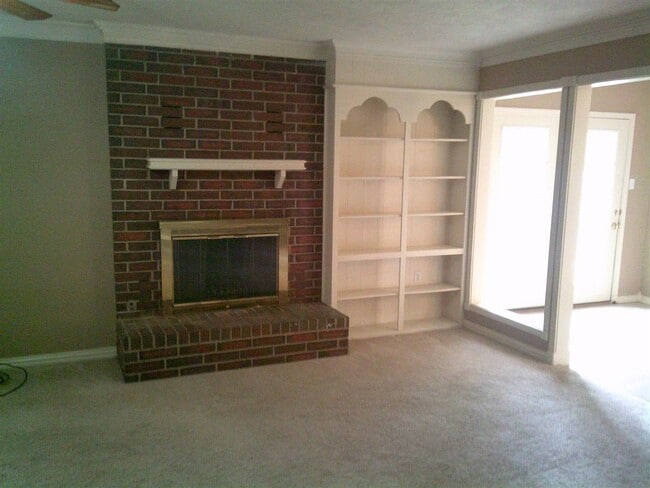 2903 NE Lakeview Cir in Lawton, OK - Building Photo - Building Photo