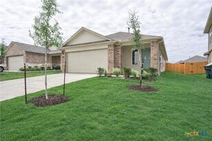 121 Roanwood Dr in San Marcos, TX - Building Photo