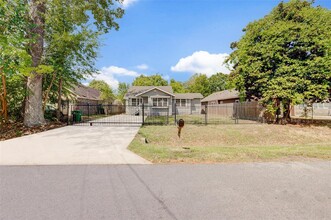 8709 Knox St in Houston, TX - Building Photo - Building Photo