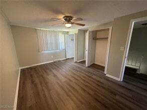 31624 N Marginal Dr in Willowick, OH - Building Photo - Building Photo