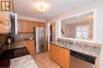 66 Whitefish Crescent in Hamilton, ON - Building Photo - Building Photo