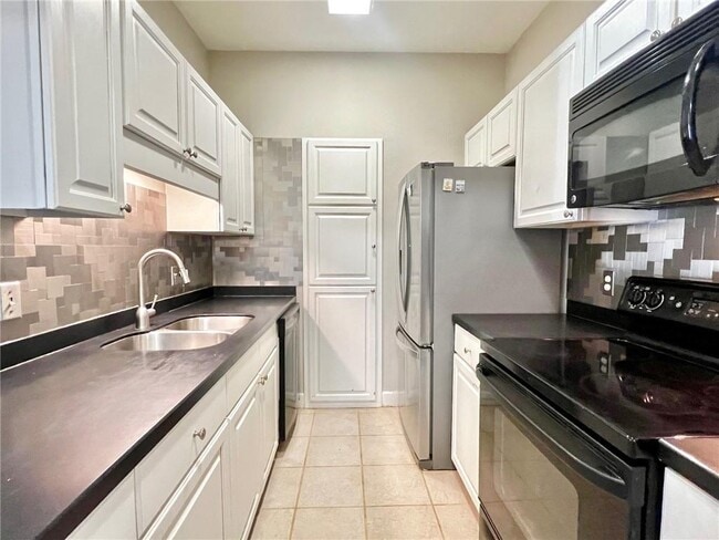 2921 Lenox Rd NE in Atlanta, GA - Building Photo - Building Photo