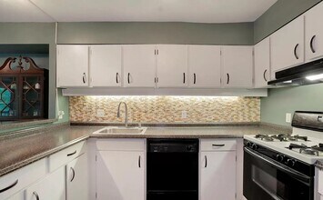 5675 Harpers Farm Rd in Columbia, MD - Building Photo - Building Photo