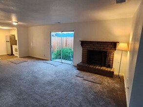 521 Laurel Ave in Modesto, CA - Building Photo - Building Photo