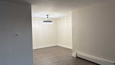 9001 Golf Rd in Des Plaines, IL - Building Photo - Building Photo