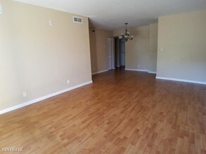 2852 NW 55th Ave-Unit -Apt 1C in Lauderhill, FL - Building Photo - Building Photo