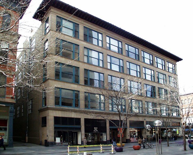 Neusteters Bldg