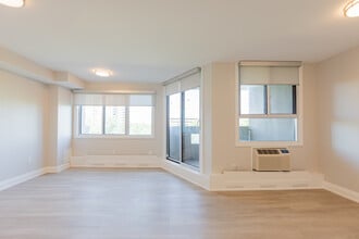 The Forestwoods in Mississauga, ON - Building Photo - Building Photo