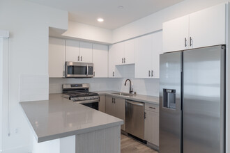 12401 Matteson Ave in Los Angeles, CA - Building Photo - Interior Photo