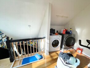 112 Hillside St, Unit 1 in Boston, MA - Foto de edificio - Building Photo