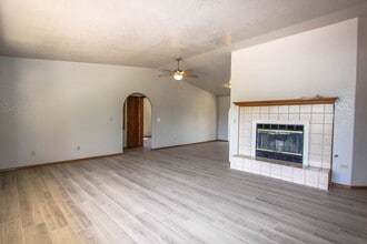 2360 W Twinoaks Dr in Prescott, AZ - Building Photo - Building Photo