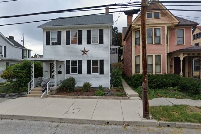 34 E Stevens St, Unit #1