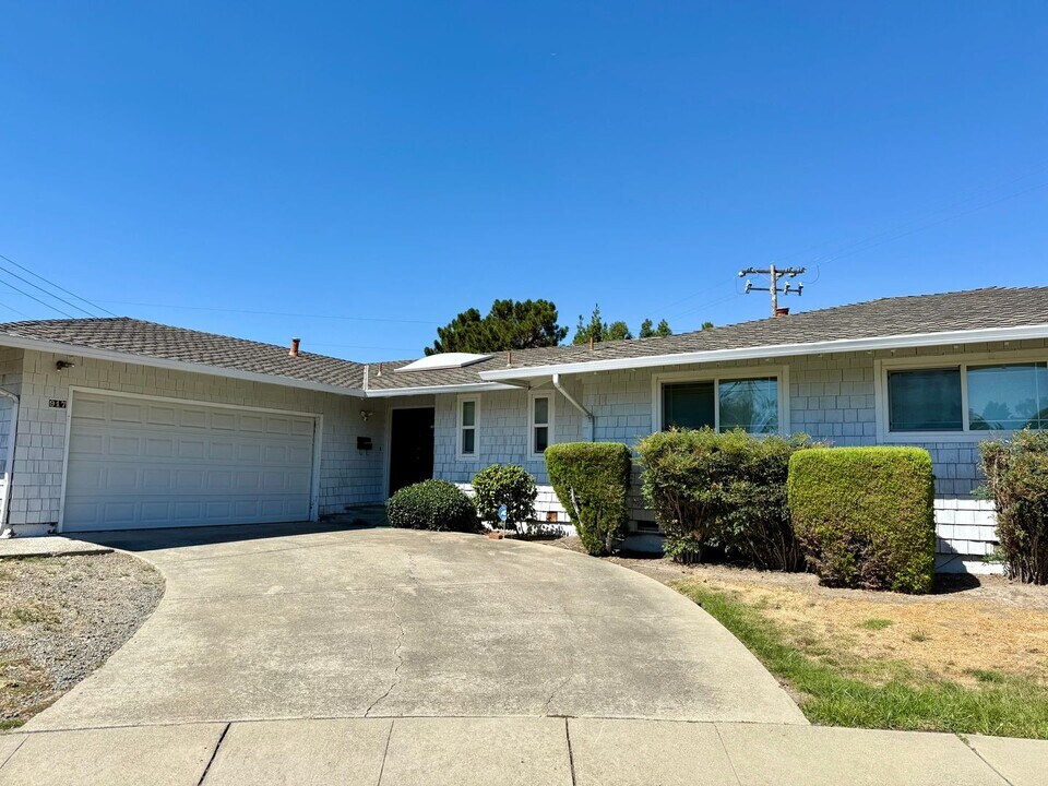 917 Bermuda Ct in Fremont, CA - Building Photo