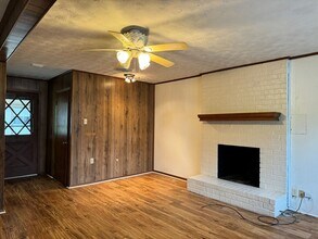 2321 McKenzie Dr in Tyler, TX - Building Photo - Building Photo