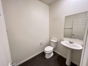 383 Mission Villas Rd in San Marcos, CA - Building Photo - Building Photo