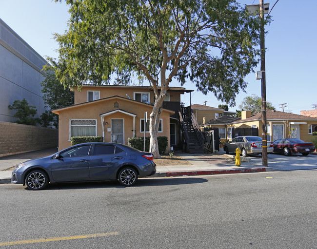 128 W Palmer Ave in Glendale, CA - Foto de edificio - Building Photo