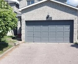1546 Beechlawn Dr in Pickering, ON - Building Photo