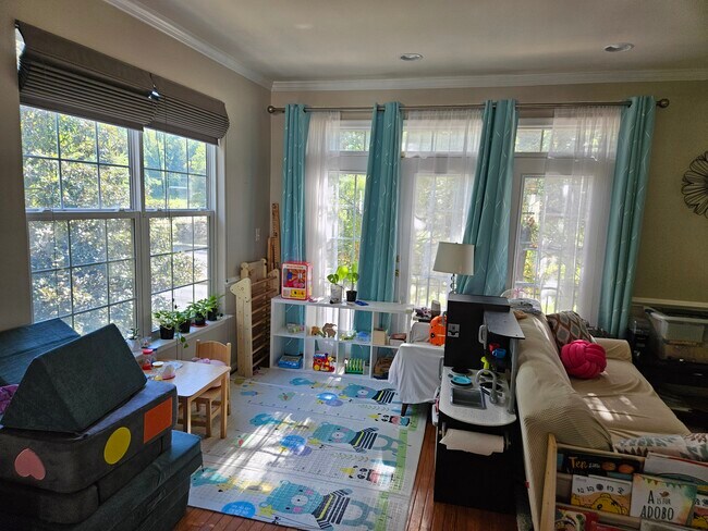 2348 Huntington Station Ct in Alexandria, VA - Foto de edificio - Building Photo