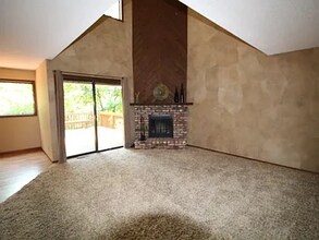 4412 Lorcardo Dr NE in Cedar Rapids, IA - Building Photo - Building Photo