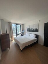 21 W End Ave in New York, NY - Building Photo - Building Photo