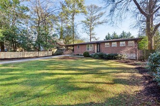 2474 Warwick Cir NE in Atlanta, GA - Building Photo - Building Photo