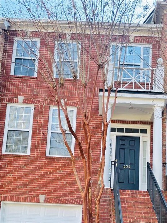424 Tioram Ln SE in Smyrna, GA - Foto de edificio