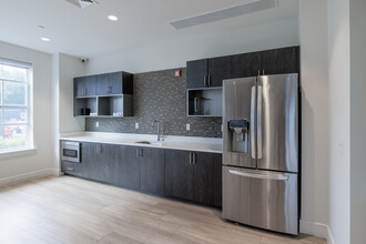 Molly Brook on Belmont in North Haledon, NJ - Building Photo - Interior Photo