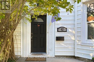 42 Forin St in Belleville, ON - Building Photo - Building Photo