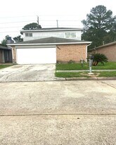 7842 Winehill Ln in Houston, TX - Building Photo