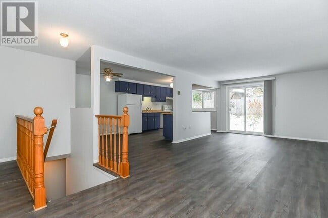 706 Scottsdale Dr in Guelph, ON - Building Photo - Building Photo