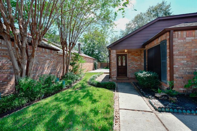 13127 Worthington St in Sugar Land, TX - Building Photo - Building Photo