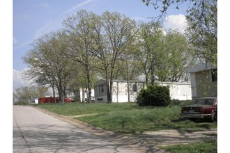 Red Oak Trailer Park in Owensville, MO - Building Photo - Other