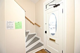 668 Thames St, Unit 5N in Newport, RI - Building Photo - Building Photo