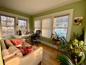 10 Margaret St, Unit 2 in Arlington, MA - Foto de edificio - Building Photo