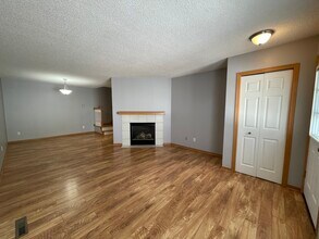 7832 Harvest Lane in Chanhassen, MN - Building Photo - Building Photo