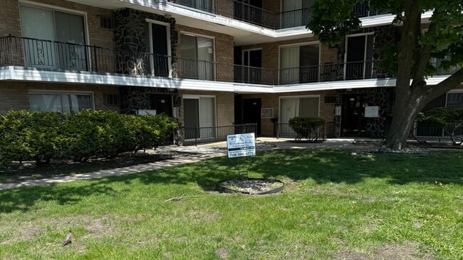 property at 469 Hirsch Ave