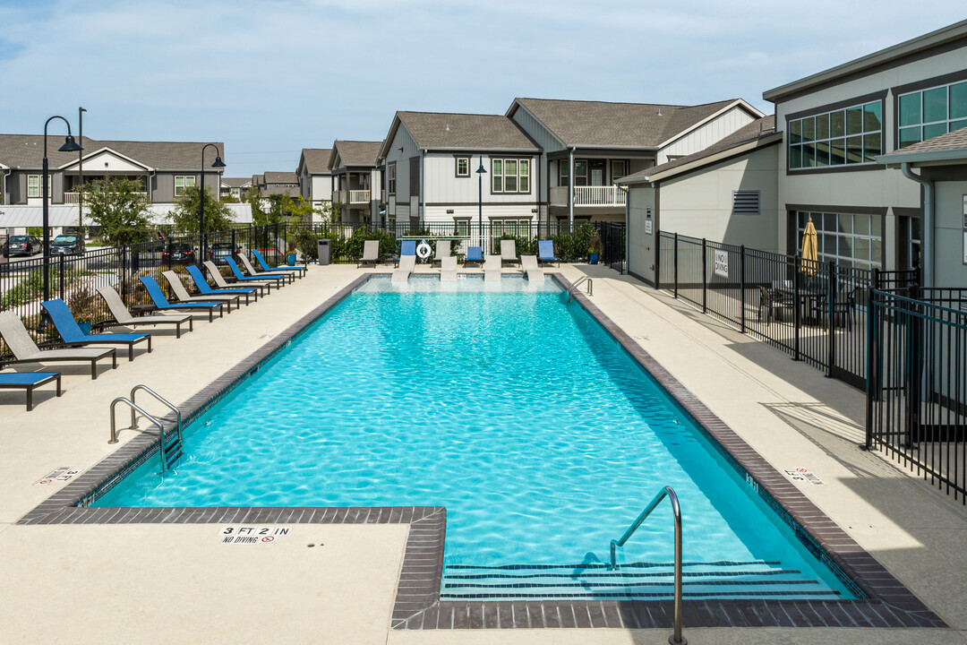 The Bradbury in Grand Prairie, TX - Building Photo