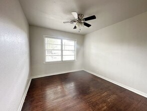 6419 Thrush Dr in Houston, TX - Building Photo - Building Photo