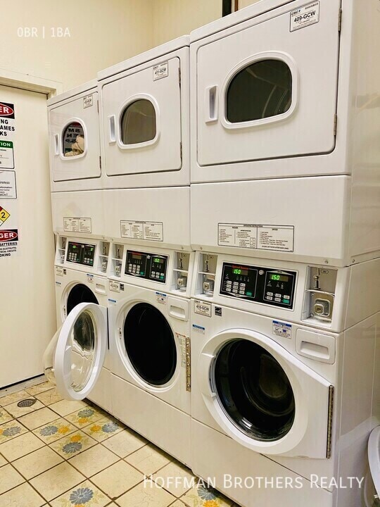 275 S New Hampshire Ave, Unit 510 in Los Angeles, CA - Building Photo - Building Photo