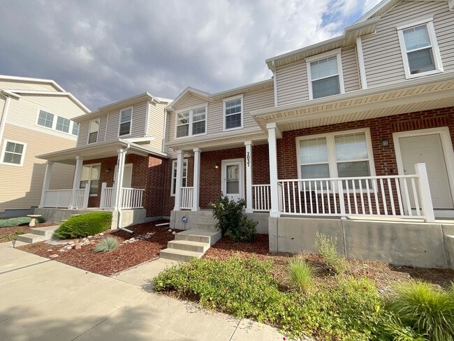 2037 Squawbush Ridge Grove in Colorado Springs, CO - Building Photo - Building Photo