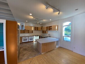 359 Lowell St in Somerville, MA - Building Photo - Building Photo