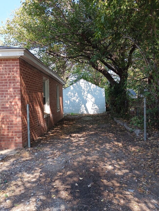503 E Curtis Dr in Midwest City, OK - Building Photo - Building Photo