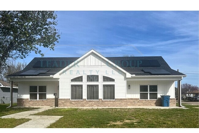 property at 1716 Virginia Dr