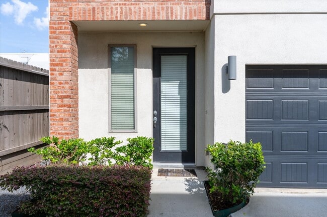 2948 Alice St in Houston, TX - Building Photo - Building Photo