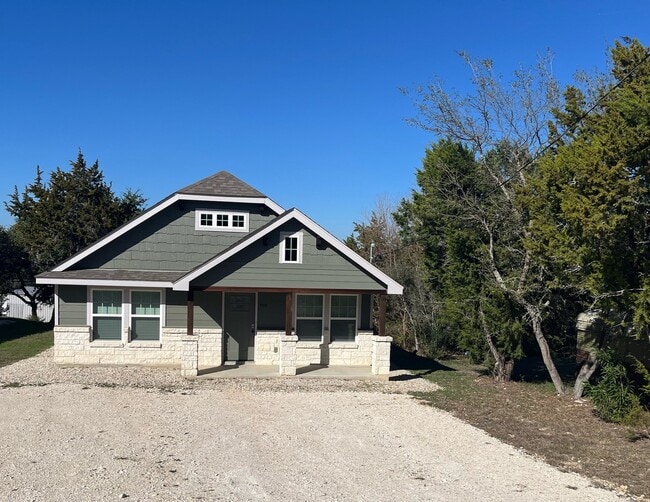 property at 905 Roadrunner Spur