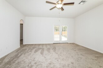 26877 Steinbeck Dr in Magnolia, TX - Building Photo - Building Photo